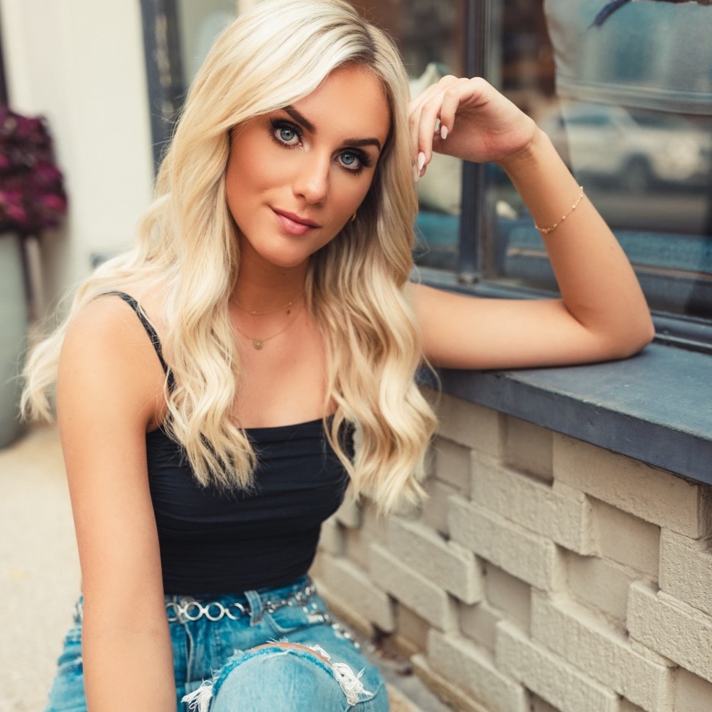 Meet your posher, Ava